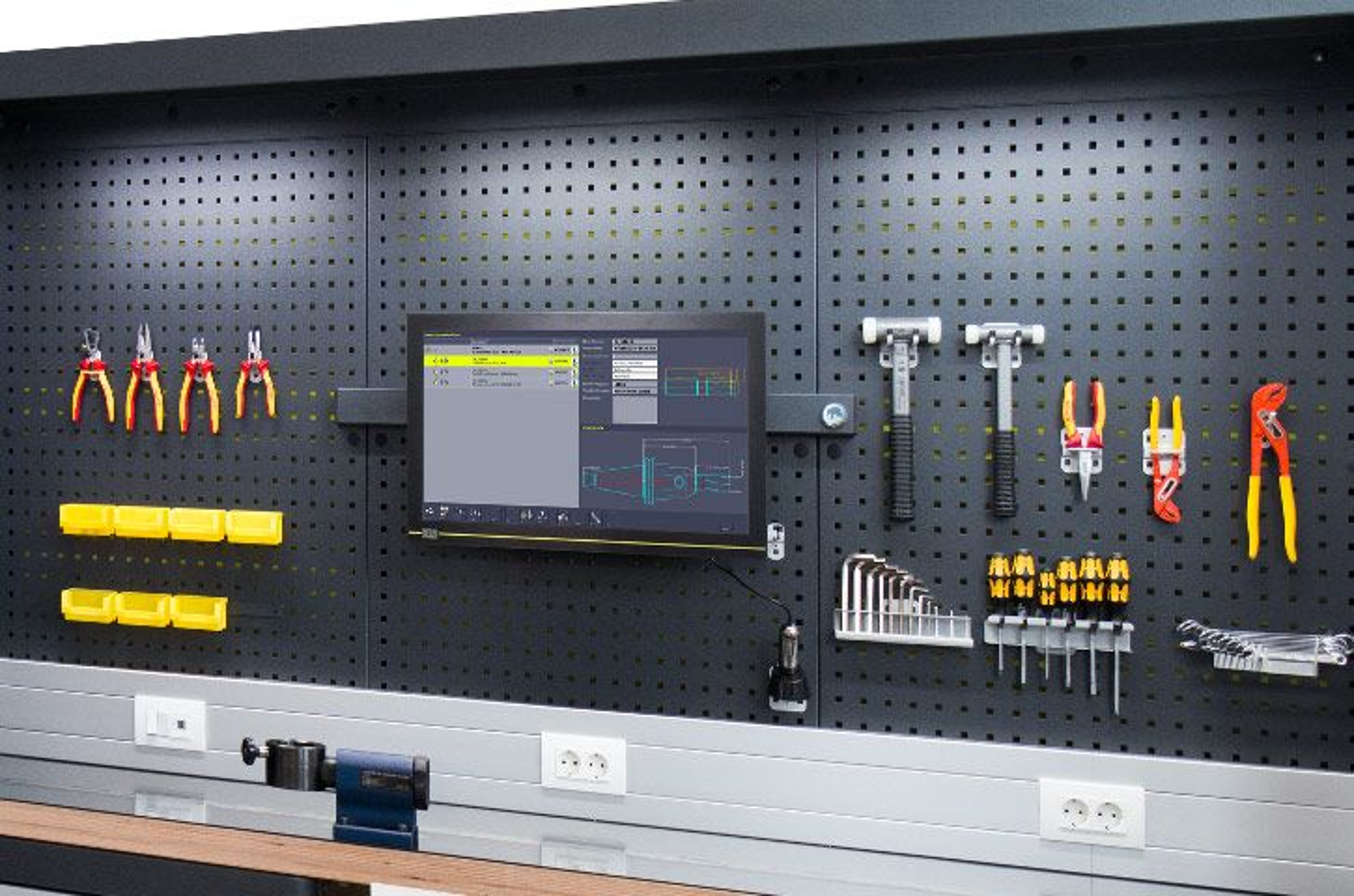 csm-werkbank-rueckwand-detail-zoller-67591c16ee